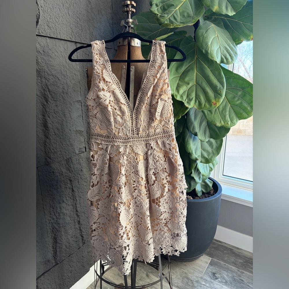 Romeo & Juliet Couture Lace Mini Dress in Cream